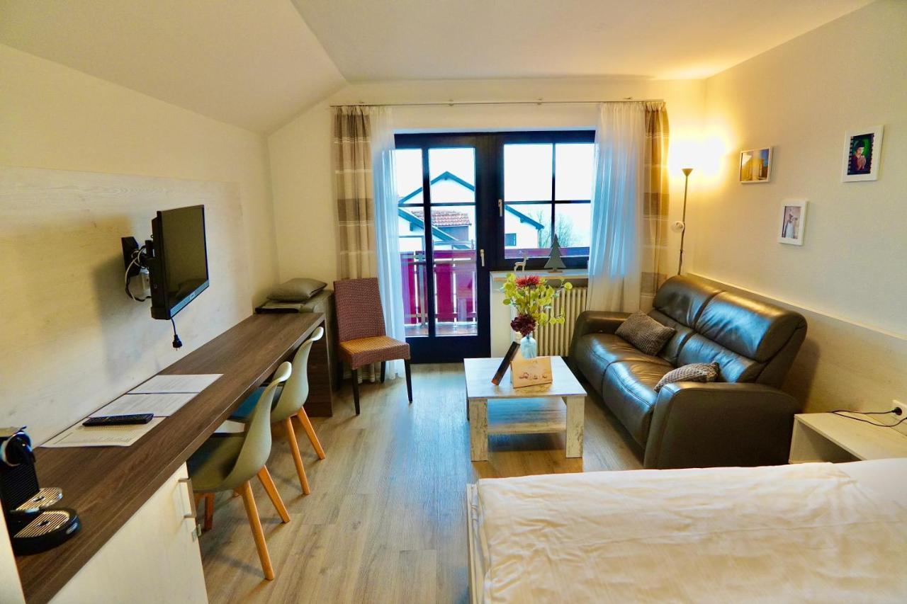 Hallelujah - Wunderschoenes Und Gepflegtes Apartment Mit Bademantelgang Zur Therme Bad Griesbach  Bagian luar foto